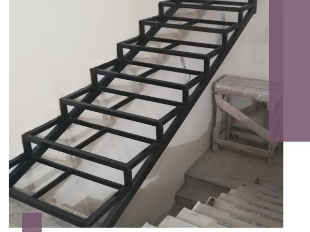 Демонтаж лестниц на металлокаркасе в Михайловке: быстрый вывоз и разбор