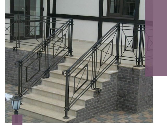 Перила для крыльца в Михайловке — монтаж, изготовление и установка