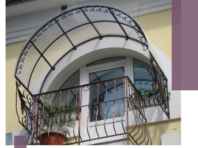 Козырьки над балконом в Михайловке — изготовление и монтаж