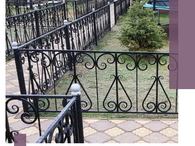 Кованые газонные ограждения под ключ в Михайловке